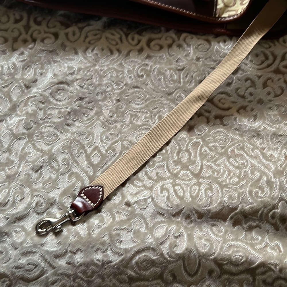 Vintage 19 year old bag very good condition! - Picture 2 of 5